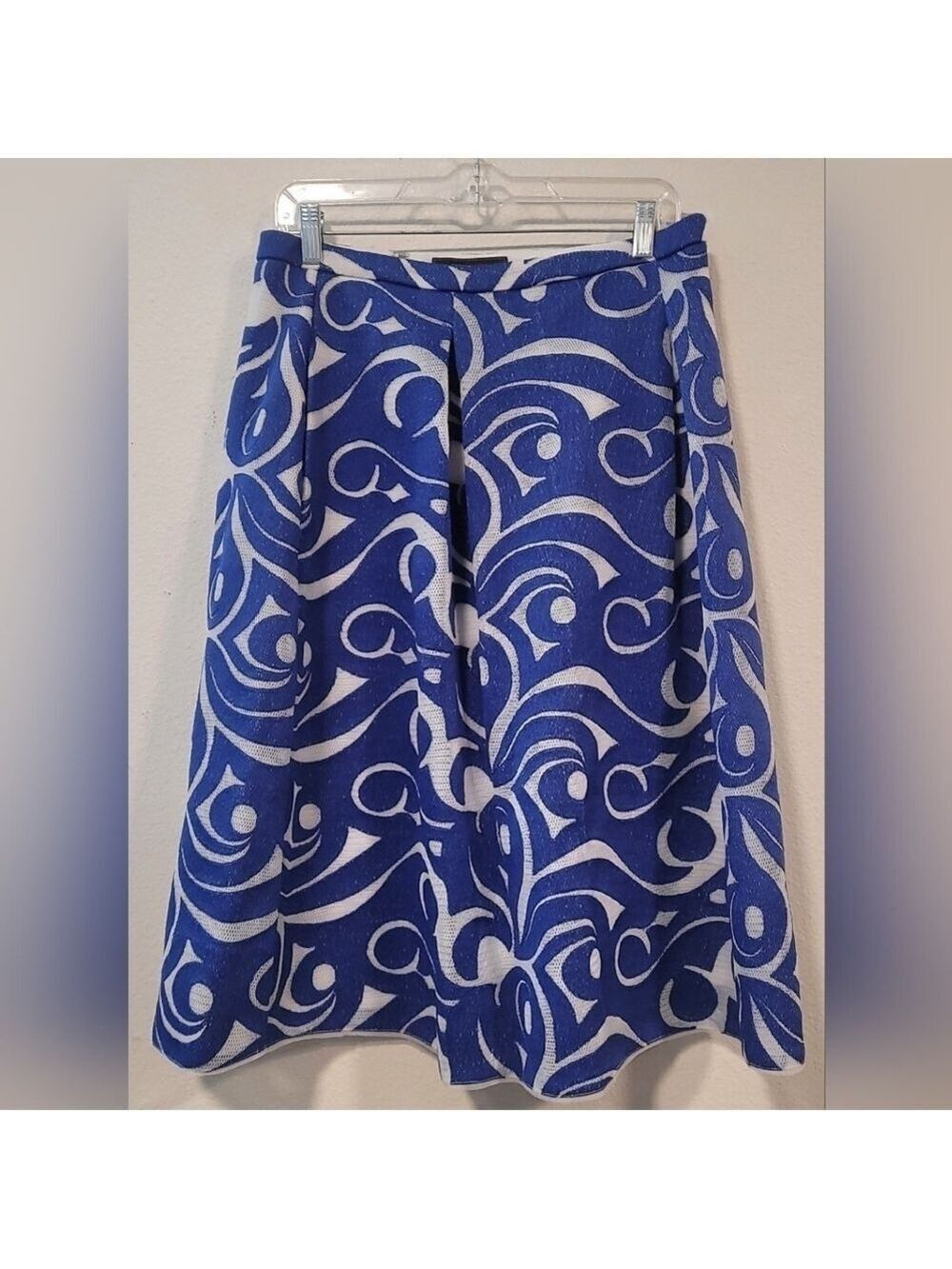 BCBGMaxAzria Jezebel Blue and White Pleated A-Line Midi Skirt Sz 10